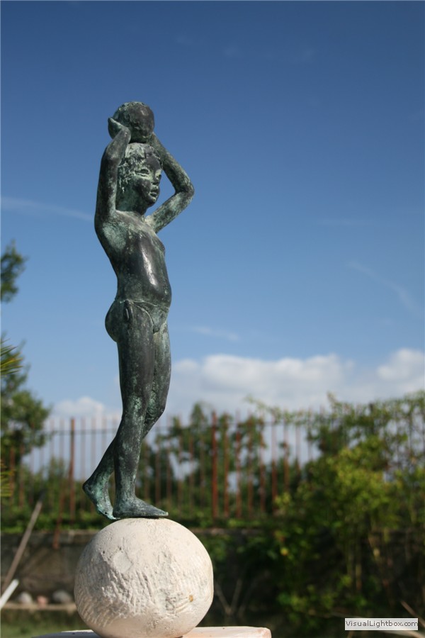 Bronzetto di fanciulla 08