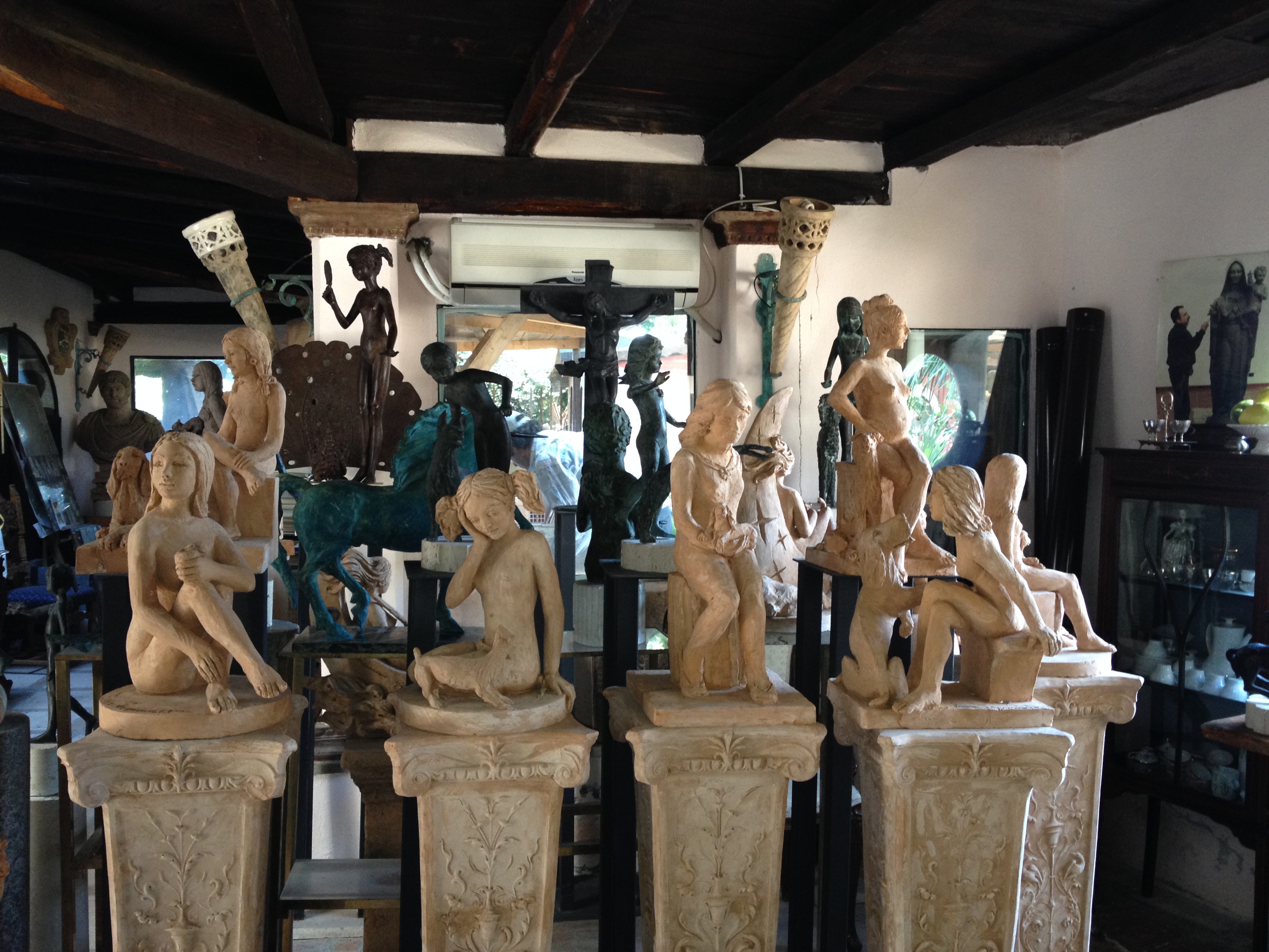 Panoramica terracotte donne 01