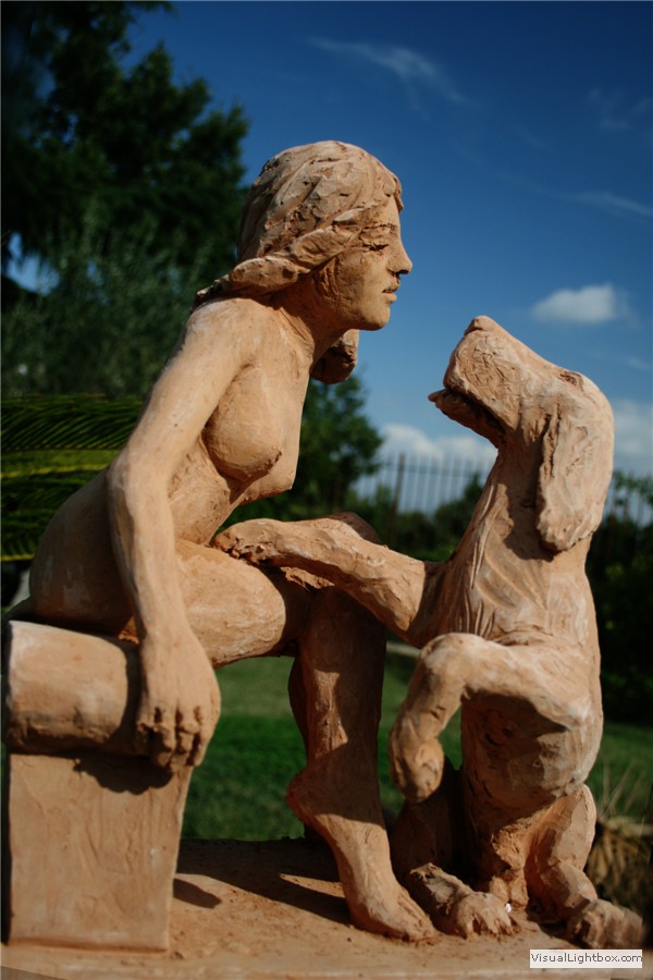 Figura femminile in terracotta 09