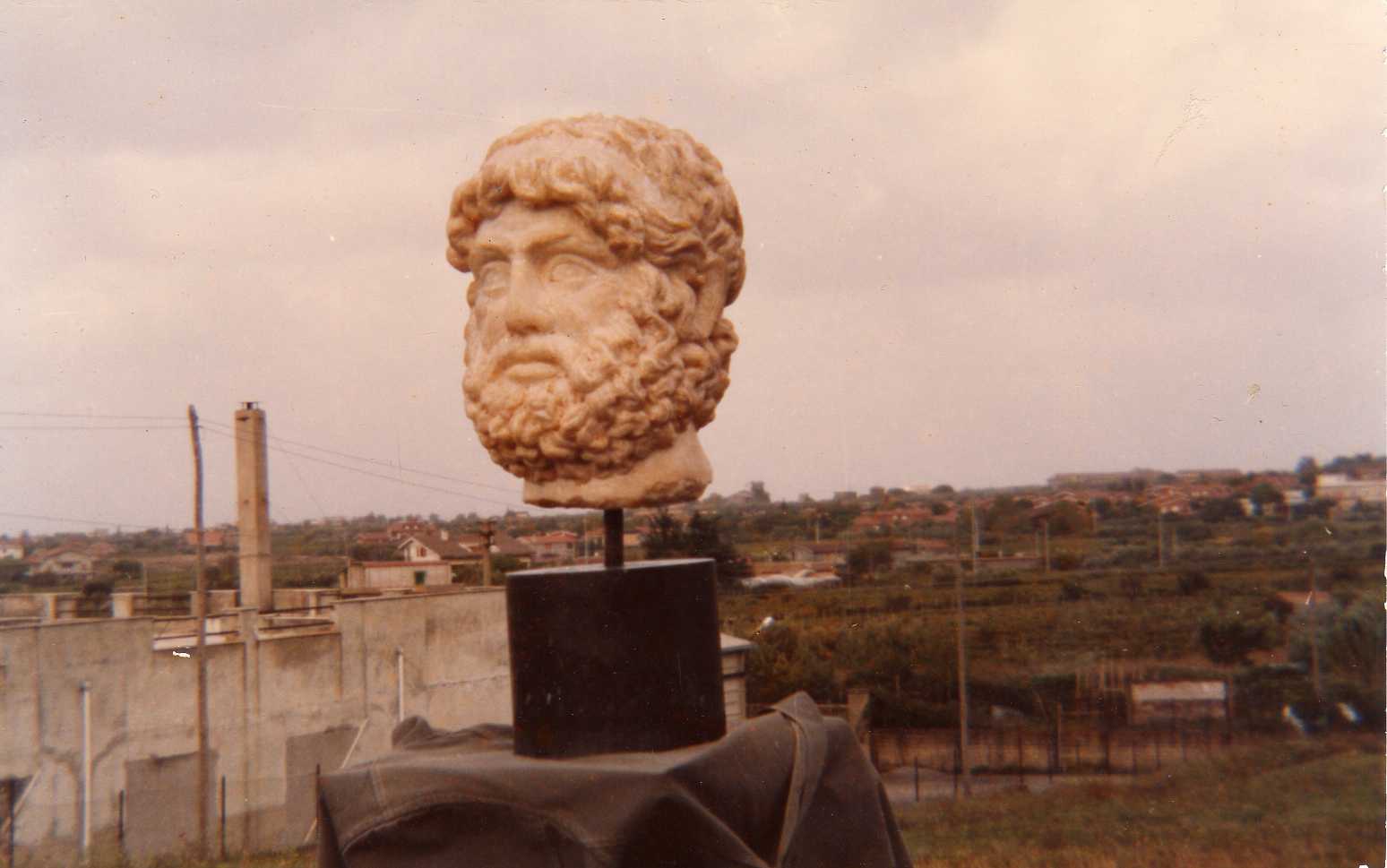 Testa di Zeus in marmo