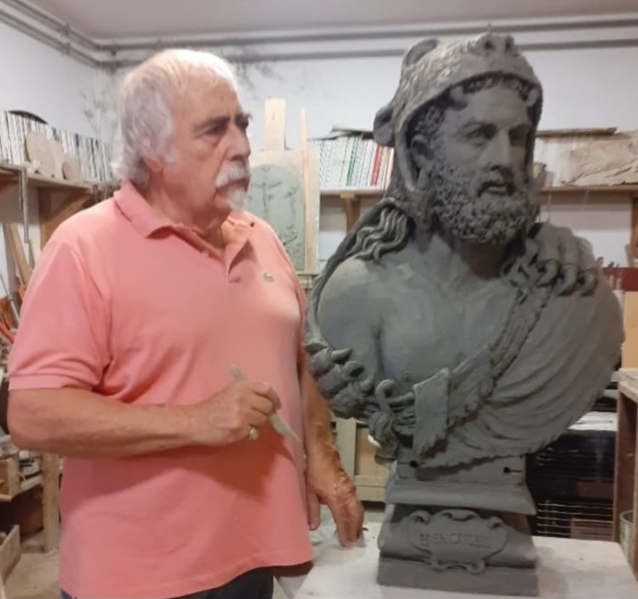 Busti in terracotta ispirati all’arte antica