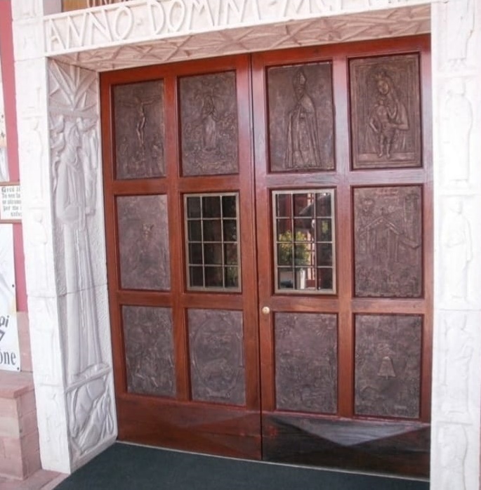 Pannelli bronzei del portale della Chiesa Sant’Eugenio a Cerveteri