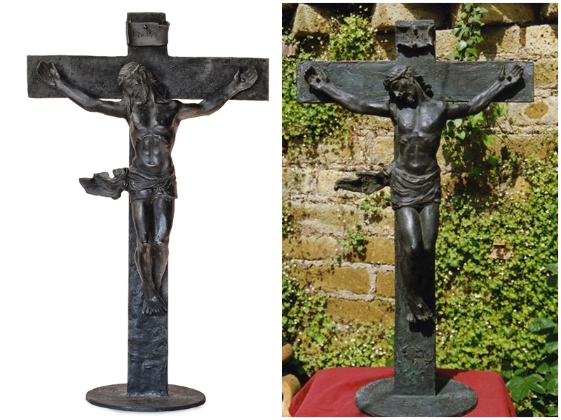 Diversi modelli di crocifisso realizzati dallo scultore